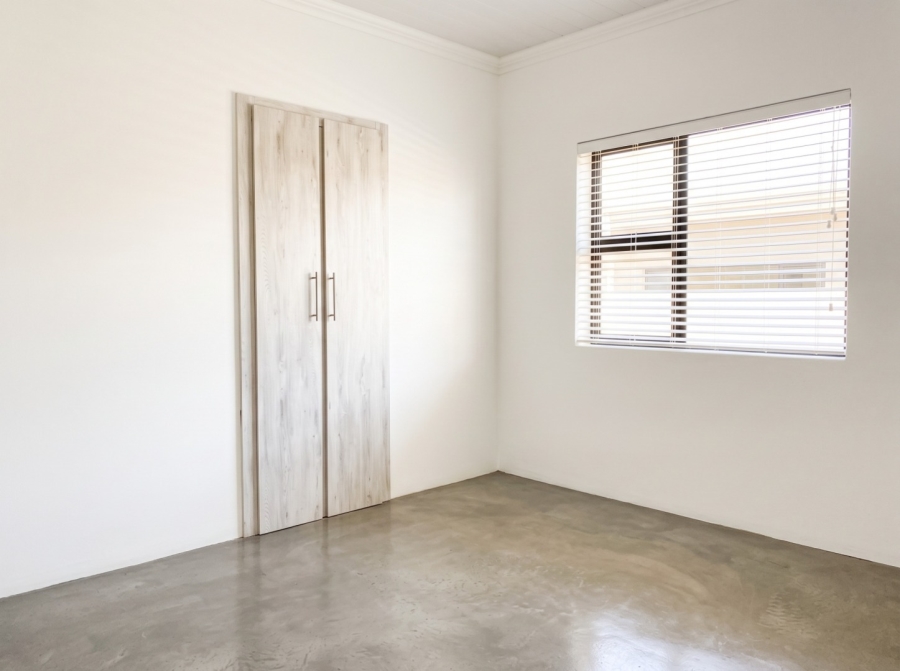To Let 3 Bedroom Property for Rent in Golden Mile Western Cape